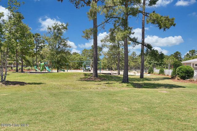9319 Fallen Pear Lane NE, Leland, NC 28451