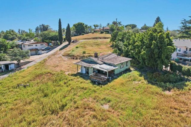 10752 Lupin Way, La Mesa, CA 91941