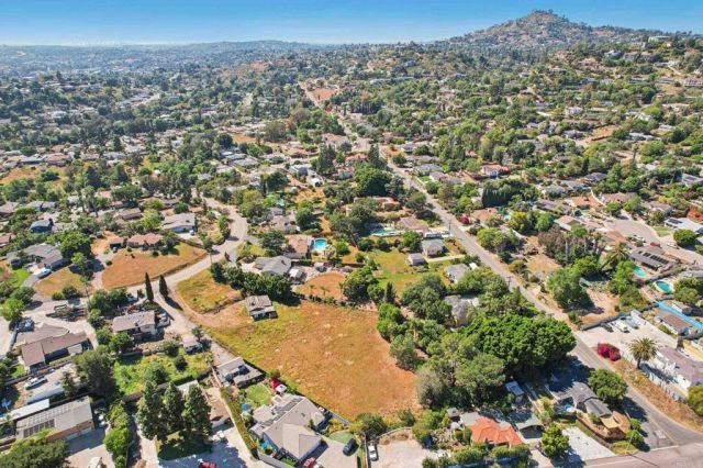 10752 Lupin Way, La Mesa, CA 91941