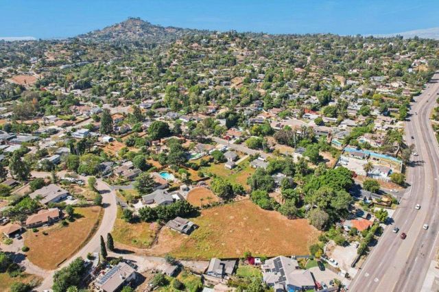 10752 Lupin Way, La Mesa, CA 91941