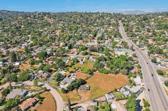 10752 Lupin Way, La Mesa, CA 91941