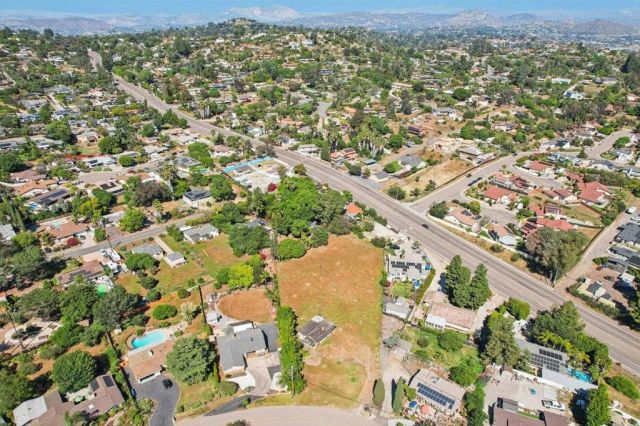 10752 Lupin Way, La Mesa, CA 91941