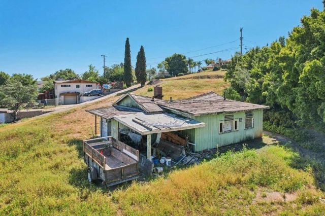 10752 Lupin Way, La Mesa, CA 91941