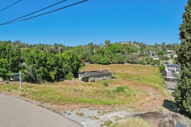 10752 Lupin Way, La Mesa, CA 91941