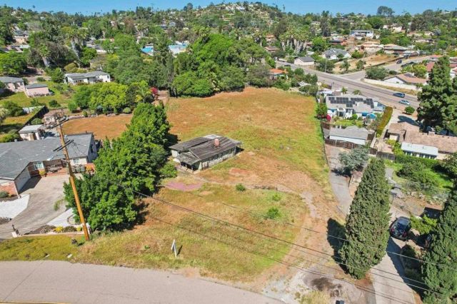 10752 Lupin Way, La Mesa, CA 91941