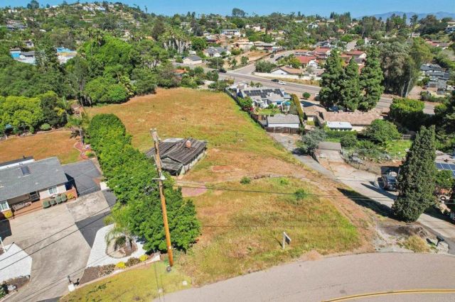 10752 Lupin Way, La Mesa, CA 91941