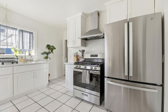 1000 81st Avenue, Oakland, CA 94621