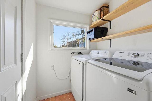 1000 81st Avenue, Oakland, CA 94621