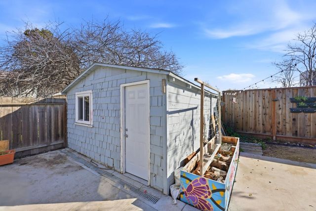 1000 81st Avenue, Oakland, CA 94621