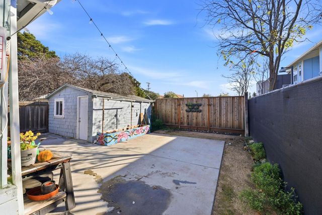 1000 81st Avenue, Oakland, CA 94621