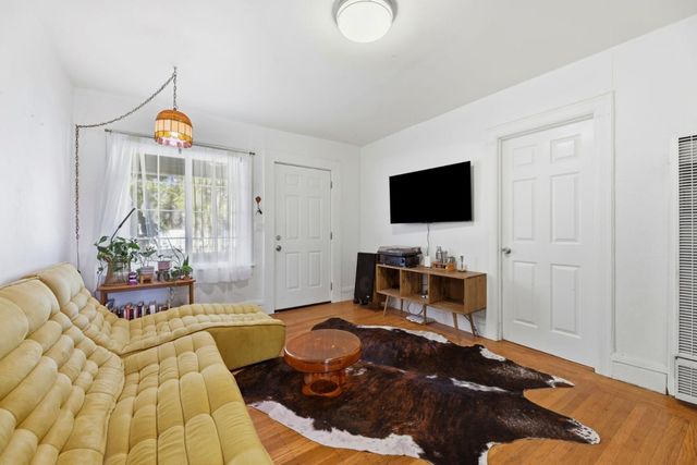 1000 81st Avenue, Oakland, CA 94621