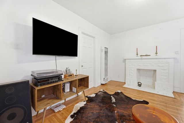 1000 81st Avenue, Oakland, CA 94621