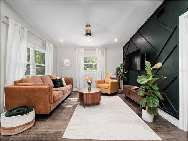 106 E JINKINS CIRCLE, Sanford, FL 32773