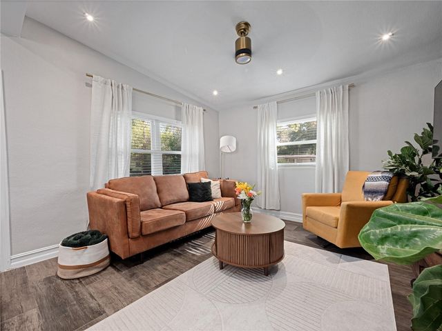 106 E JINKINS CIRCLE, Sanford, FL 32773