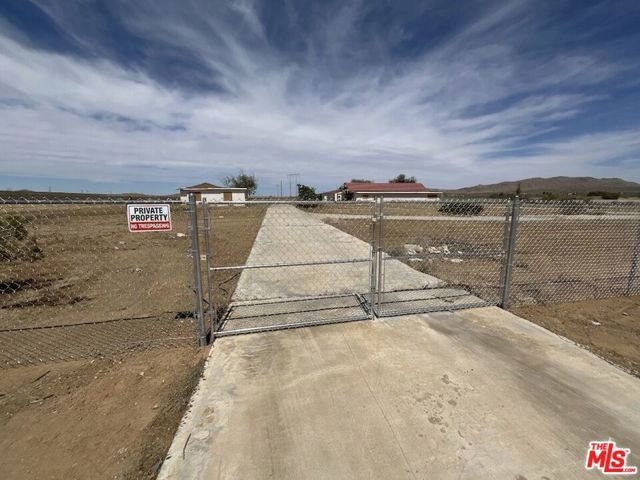 20715 Stoddard Wells Road, Apple Valley, CA 92307