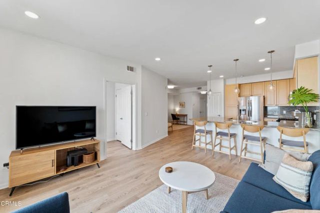 436 Poli Street 402, Ventura, CA 93001