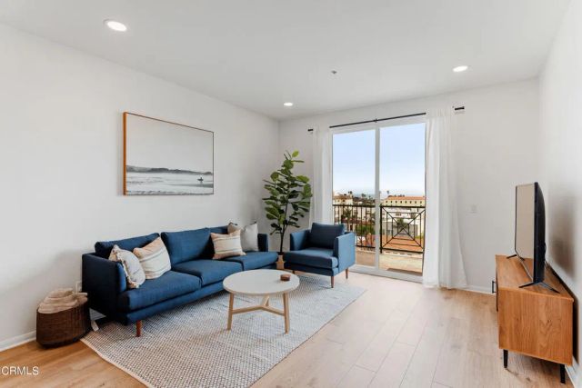 436 Poli Street 402, Ventura, CA 93001