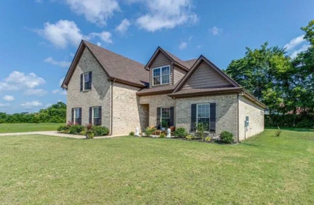 2208 Audubon Ln, Murfreesboro, TN 37128
