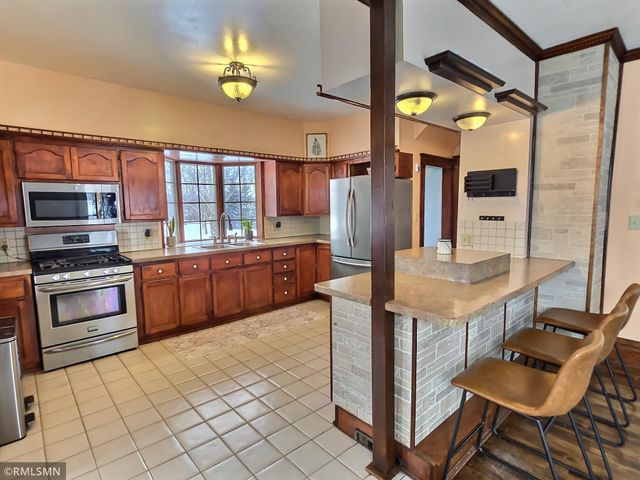 311 Big Woods Lane, Annandale, MN 55302