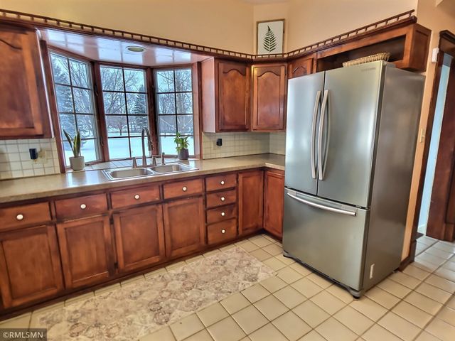 311 Big Woods Lane, Annandale, MN 55302