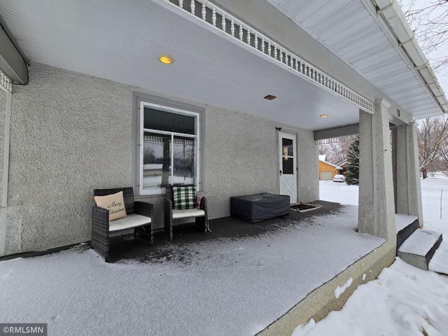 311 Big Woods Lane, Annandale, MN 55302