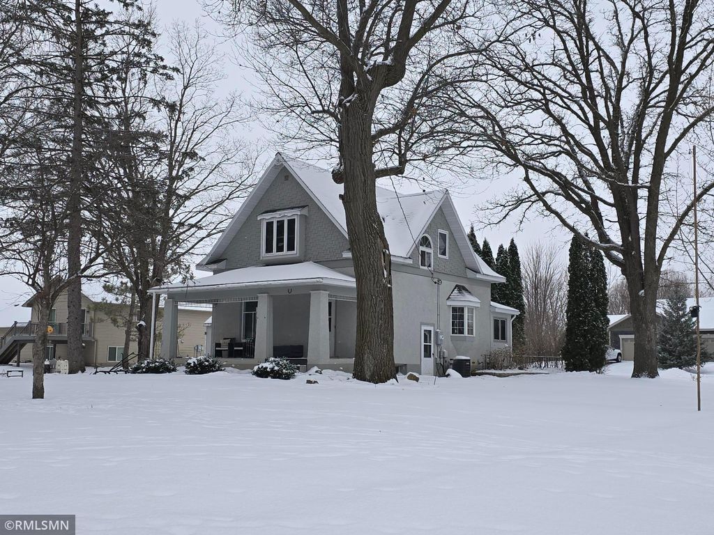 311 Big Woods Lane, Annandale, MN 55302