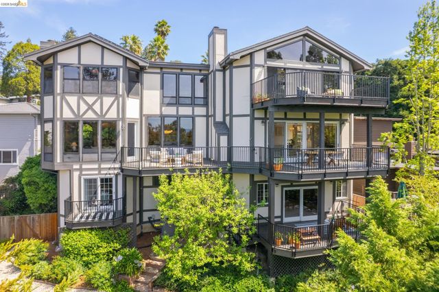 6277 Wood Dr, Oakland, CA 94611