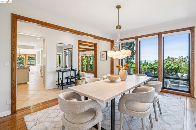 6277 Wood Dr, Oakland, CA 94611