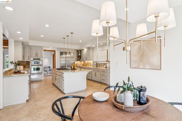 6277 Wood Dr, Oakland, CA 94611