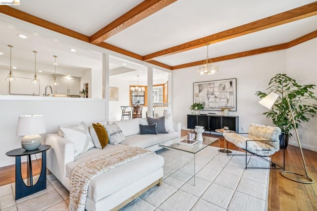 6277 Wood Dr, Oakland, CA 94611