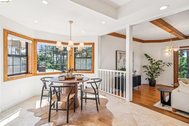 6277 Wood Dr, Oakland, CA 94611