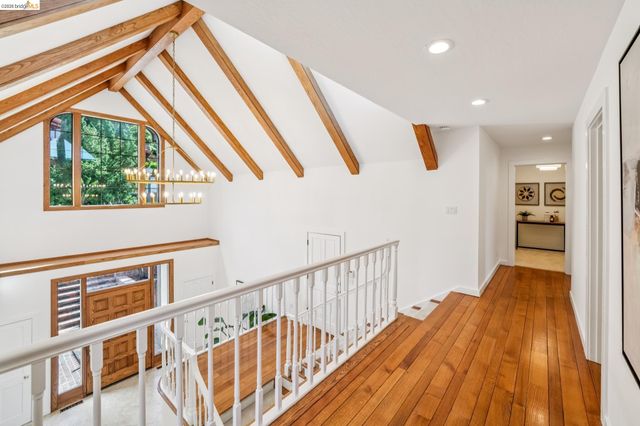 6277 Wood Dr, Oakland, CA 94611