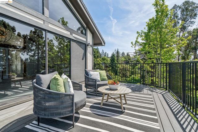 6277 Wood Dr, Oakland, CA 94611