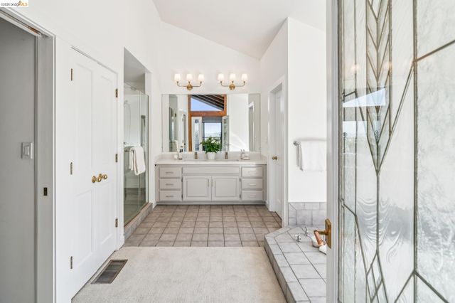 6277 Wood Dr, Oakland, CA 94611