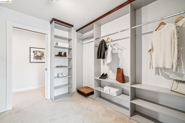 6277 Wood Dr, Oakland, CA 94611