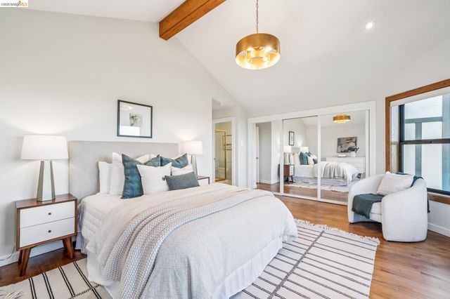 6277 Wood Dr, Oakland, CA 94611