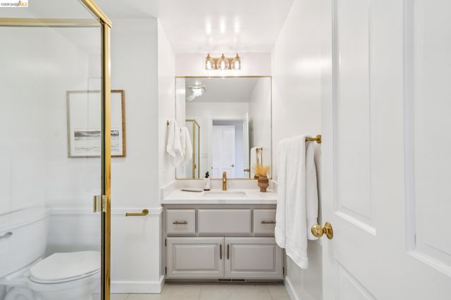 6277 Wood Dr, Oakland, CA 94611