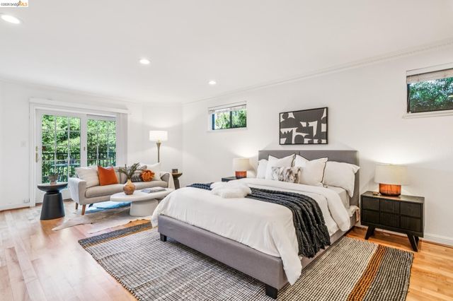 6277 Wood Dr, Oakland, CA 94611