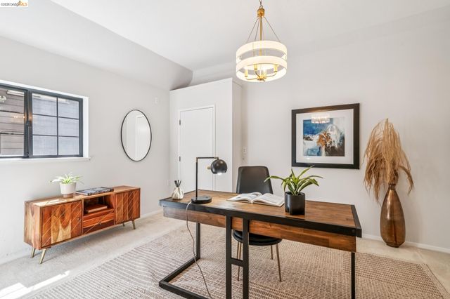 6277 Wood Dr, Oakland, CA 94611