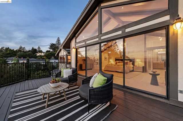 6277 Wood Dr, Oakland, CA 94611