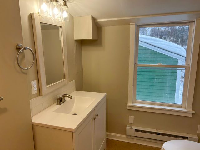 16 Upton St, Hanson, MA 02341
