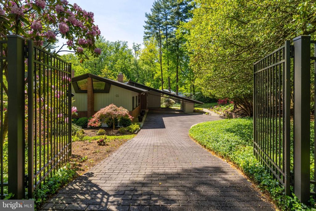 1034 DIXON LN, JENKINTOWN, PA 19046 — exterior