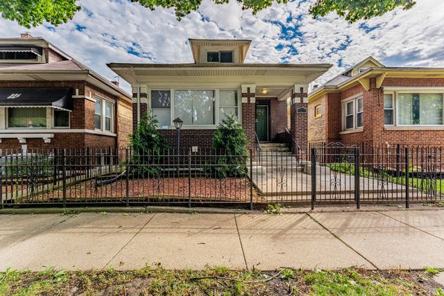 8015 S Justine Street, Chicago, IL 60620