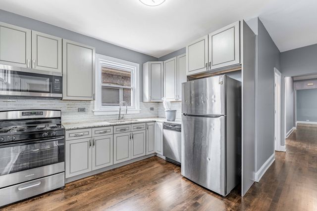 8015 S Justine Street, Chicago, IL 60620