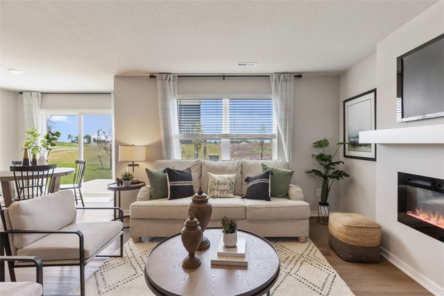 2536 SE Morningdew Drive, West Des Moines, IA 50265