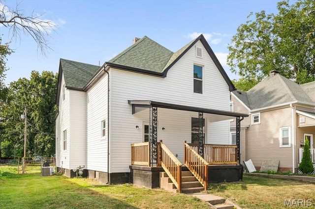 421 S 20th Street, Belleville, IL 62226
