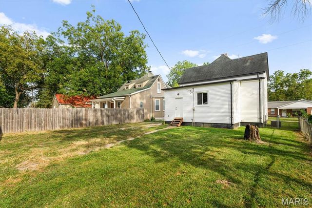 421 S 20th Street, Belleville, IL 62226