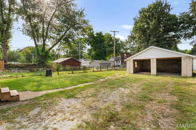 421 S 20th Street, Belleville, IL 62226