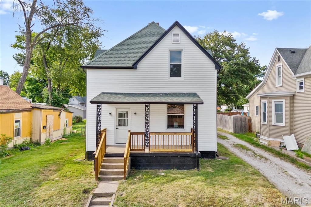 421 S 20th Street, Belleville, IL 62226