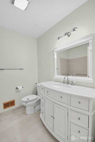 38 Ventura Court, Old Bridge, NJ 08857